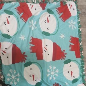Festive Snowman Fleece Throw Blanket - Red and Green